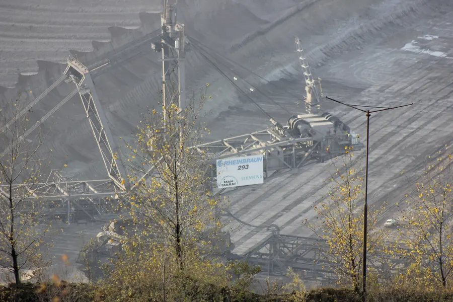 Bagger 293, a bucket wheel excavator taller than a football stadium, working a terrace of the Hambach mine