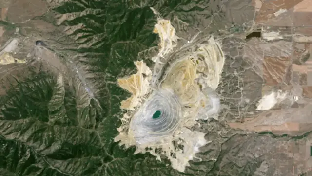 Bingham Canyon from orbit in 1986