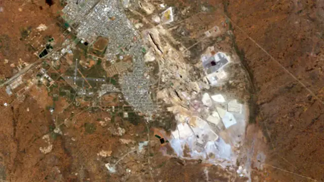 Kalgoorlie Super Pit from orbit in 1986